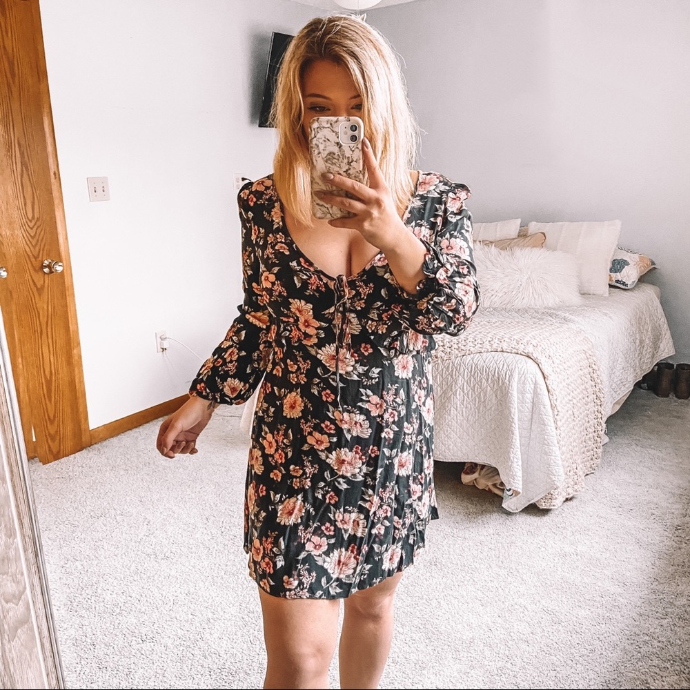 🤍American Eagle Dress